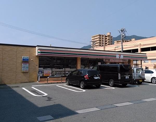セブンイレブン 呉阿賀中央5丁目店188ｍ