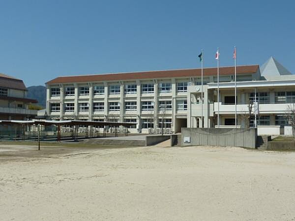 東広島市立黒瀬中学校2462m