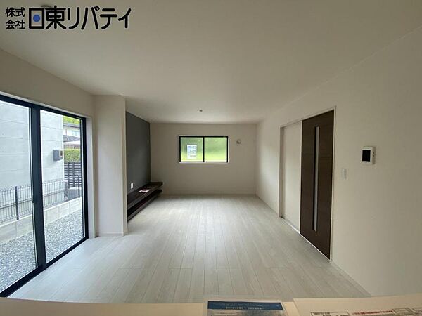 リビング/ダイニングを拡大表示