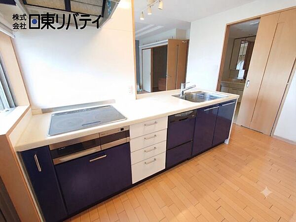 食洗機、IH採用の便利なキッチン