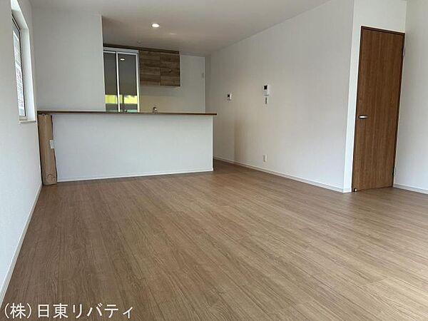 約20帖の広々としたリビングはリビング階段採用で家族の会話も弾みます