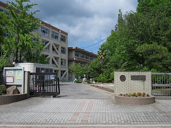 府中町立府中南小学校まで661m（徒歩9分）