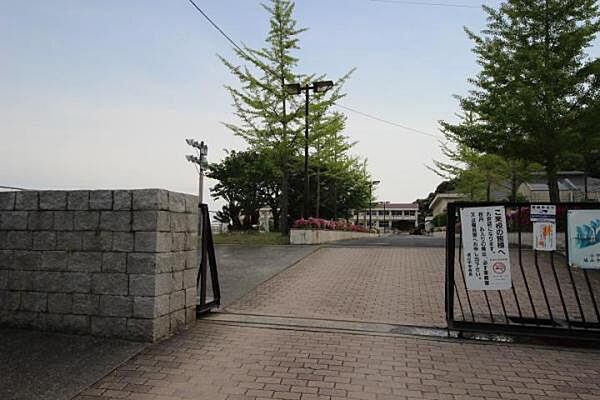 広島市立城山中学校？973m