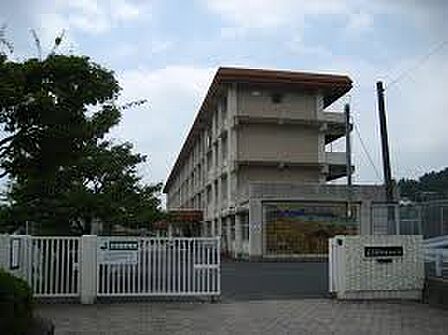 広島市立五日市観音中学校まで2167m
