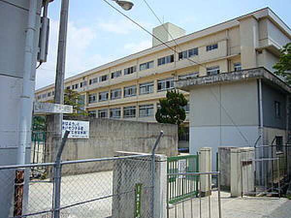 広島市立祇園中学校？724m