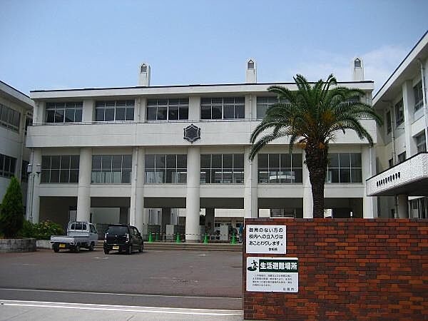 広島市立楽々園小学校479m