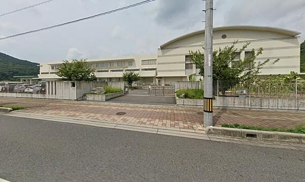 大竹市立大竹中学校まで1269m（徒歩16分）