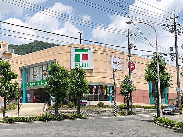 Fuji(フジ) 井口店？696m