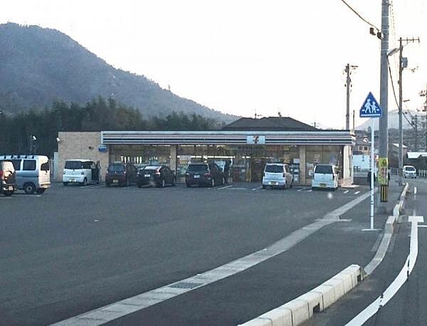 セブンイレブン 熊野町役場南店？934m