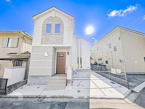 住みやすさとデザイン性を両立させた欲張りな住宅が登場しました　相反しがちなことが相互作用でより良質に！本物だけが表現することができる質の高い機能美はよきものをつなげた古くからの伝統と最新技術の結晶です