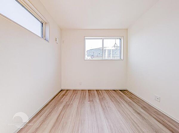 居室はひとり時間を過ごせる安らげるお部屋として活用できます！収納スペースあり！荷物が多くても十分！！ベッドや勉強机、テレビなどを置きたい場合におすすめ！！過ごす時間が長くてもゆったり過ごせそうですね！