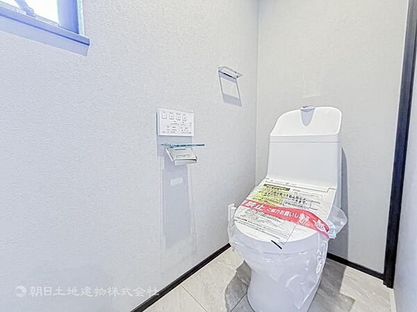 【トイレ】ウォシュレット、保温機能付き便座など充実の設備です　お掃除がしやすくストレスフリー！！