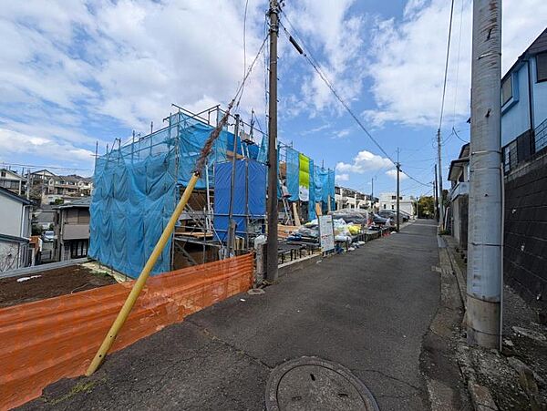 開放感があり日当りも良好です！目の前に広がる開放感とゆとり。暮らしの夢を育む住まいがここにあります！穏やかな風と陽光を導き、プライバシーに配慮された設計プランで居住性を一段と心地よいものにしています！