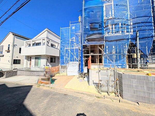 住みやすさとデザイン性を両立させた欲張りな住宅が登場しました　相反しがちなことが相互作用でより良質に！本物だけが表現することができる質の高い機能美はよきものをつなげた古くからの伝統と最新技術の結晶です