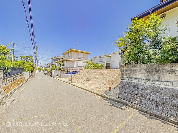【外観】空が広く緑多いゆったり感のある安心の住環境です！！！潤いのある環境でホッと生活できそうです！