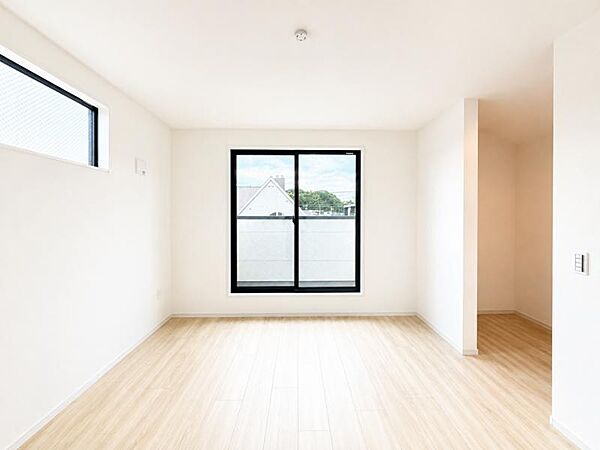 居室はひとり時間を過ごせる安らげるお部屋として活用できます！収納スペースあり！荷物が多くても十分！！ベッドや勉強机、テレビなどを置きたい場合におすすめ！！過ごす時間が長くてもゆったり過ごせそうですね！
