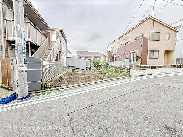 四季の移り変わりと緑の潤いを感じられる環境で生活できそう！落ち着ける環境でこれからの生活が始まる。毎日のお散歩も快適な緑に恵まれたエリアで自然に包まれた穏やかな暮らしを実現する為のゆとりある住環境。
