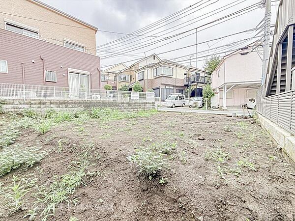 閑静な住宅地の立地の為、気持ちよく過ごすことが出来そうです！やさしい陽とやわらかな風が生活を彩ります　ゆとりがあり、心地よく落ち着いて過ごせる日常は次世代にもつなげていきたい大切な資産です！