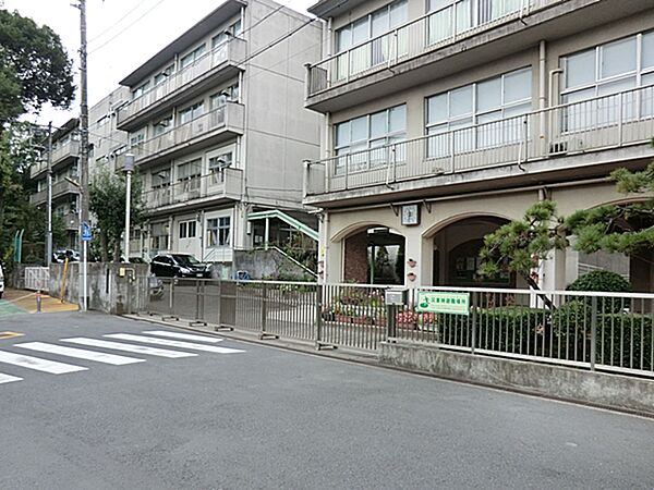 横浜市立老松中学校まで約1380ｍ