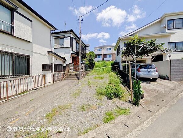 四季の移ろいを身近に感じられる穏やかな住環境が贅沢です！！！さわやかな自然を感じる日常に癒されます！！！緑の潤いを感じながら過ごす日常は、家族の時間価値をより心地よく高めてくれそうです。