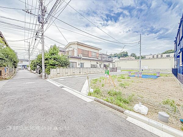 毎日のお散歩も楽しみになる緑豊かな住環境で心安らぎます！！！休日のお散歩も心から楽しくなりそうです！自然の潤いを身近に感じられる環境は、日々の暮らしにこころに彩りとやすらぎを添えてくれそうです。