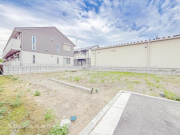 自然な自身でいられるリラックスできる住環境が魅力的です！！！自然と心を満たしてくれそうなロケーション肩の力を抜いて過ごせる穏やかな毎日が楽しく過ごせそうです。本当の自分らしさ見つけてみませんか！
