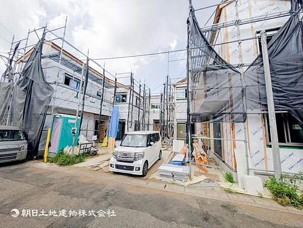 毎日のお散歩も楽しみになる緑豊かな住環境で心安らぎます！！！休日のお散歩も心から楽しくなりそうです！自然の潤いを身近に感じられる環境は、日々の暮らしにこころに彩りとやすらぎを添えてくれそうです。