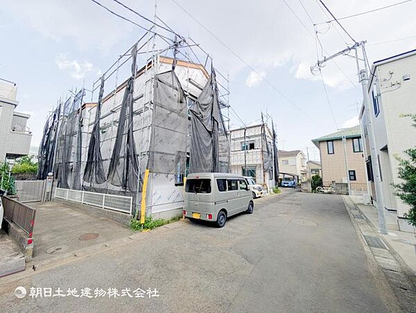 毎日のお散歩も楽しみになる緑豊かな住環境で心安らぎます！！！休日のお散歩も心から楽しくなりそうです！自然の潤いを身近に感じられる環境は、日々の暮らしにこころに彩りとやすらぎを添えてくれそうです。