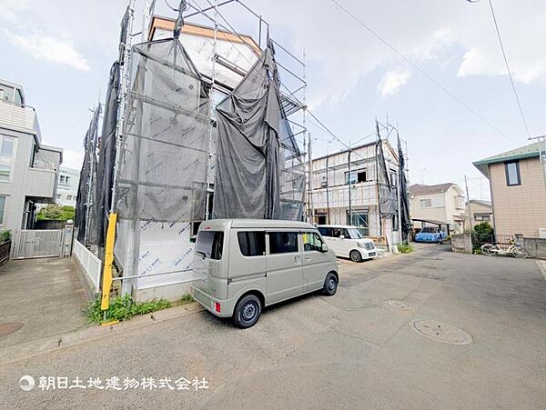 空を広く感じられる開放感が魅力の立地環境がおすすめです！陽射しと風が日々の暮らしを彩ります！！！現地では街並みや道路の雰囲気もご確認いただけます。現地で新生活を想像しながらぜひご覧ください。