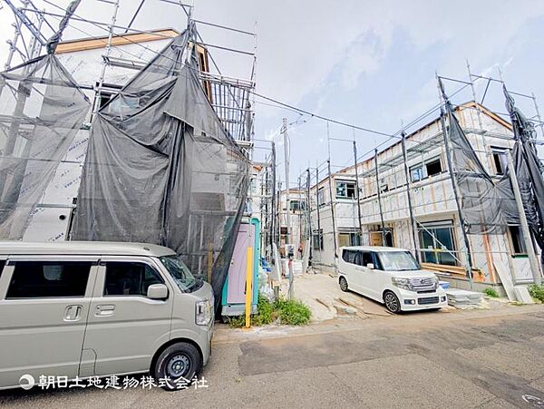 空を広く感じられる開放感が魅力の立地環境がおすすめです！陽射しと風が日々の暮らしを彩ります！！！現地では街並みや道路の雰囲気もご確認いただけます。現地で新生活を想像しながらぜひご覧ください。