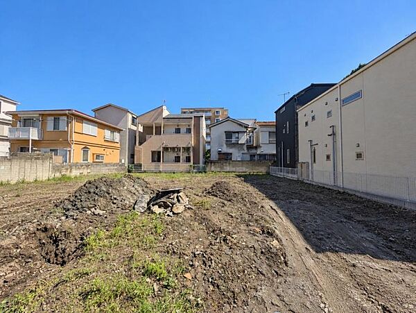 四季の移ろいを身近に感じられる穏やかな住環境が贅沢です！！！さわやかな自然を感じる日常に癒されます！！！緑の潤いを感じながら過ごす日常は、家族の時間価値をより心地よく高めてくれそうです。