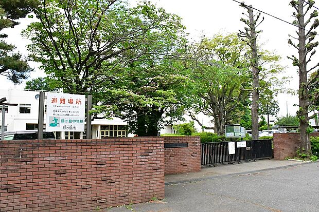 鶴ケ島市立鶴ヶ島中学校(720m)