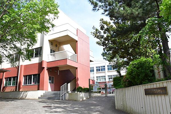 狭山市立狭山台中学校（868m）