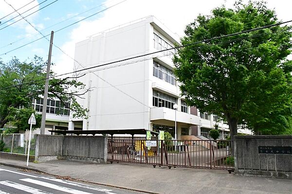 鶴ヶ島市立富士見中学校（800m）