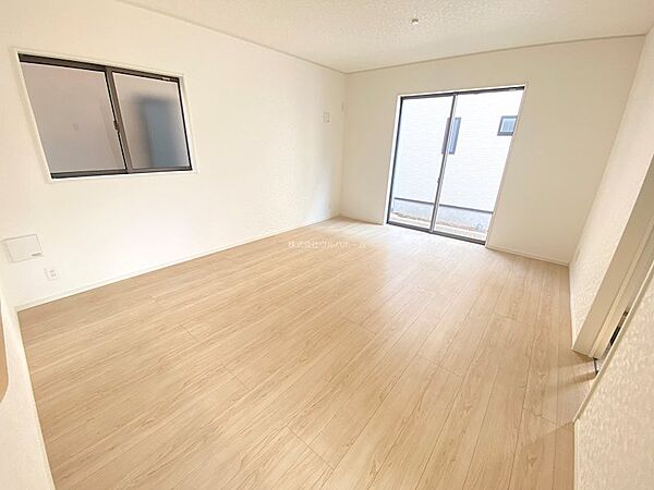 リビング/ダイニングを拡大表示