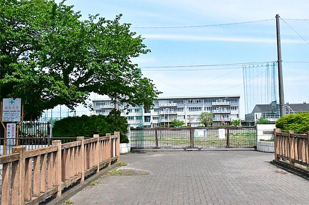 川越市立大東西中学校(927m)