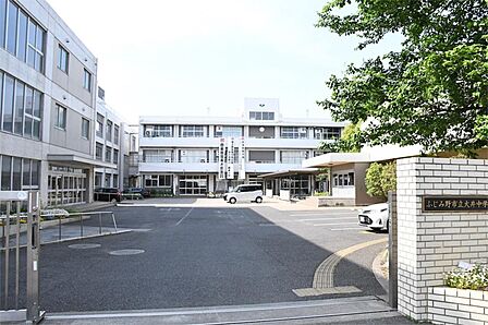 ふじみ野市立大井中学校(1400m)