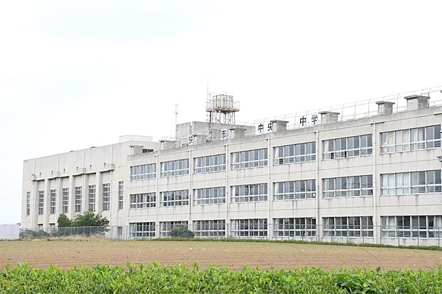 狭山市立中央中学校(46m)