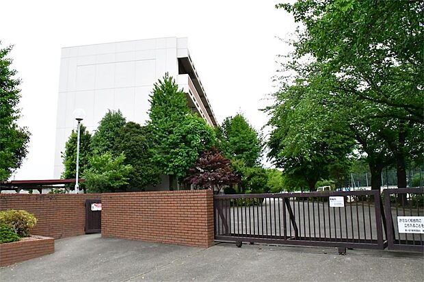 鶴ヶ島市立西中学校(600m)