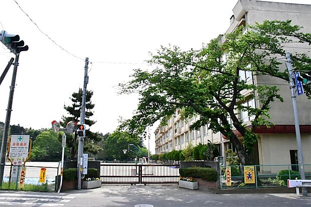 川越市立霞ケ関西小学校(750m)