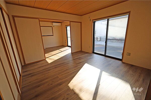 1階南側洋室約8帖［2025年12月2日撮影］