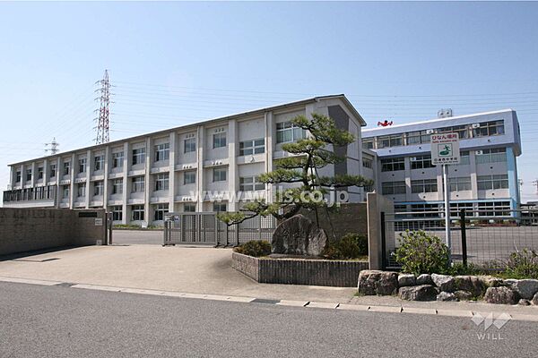 日進西中学校[公立]の外観