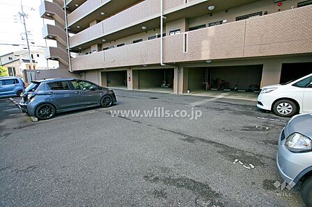 敷地内駐車場(屋外平面式)