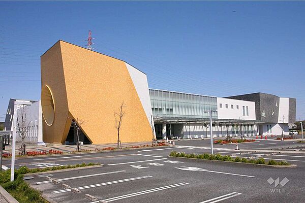 日進市立図書館の外観