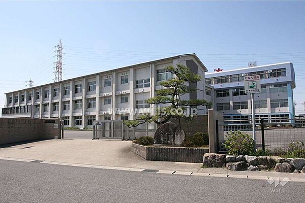 日進西中学校[公立]の外観
