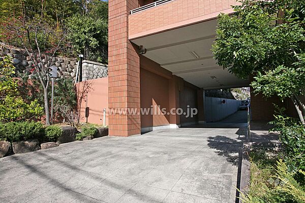 駐車場出入り口