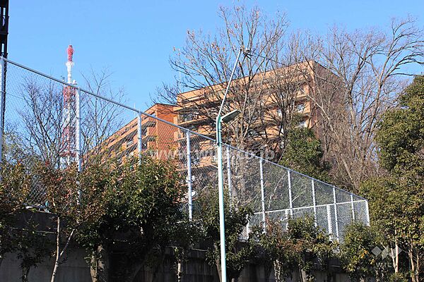 ライオンズマンション八事ガーデン参番館の外観（南東側から）