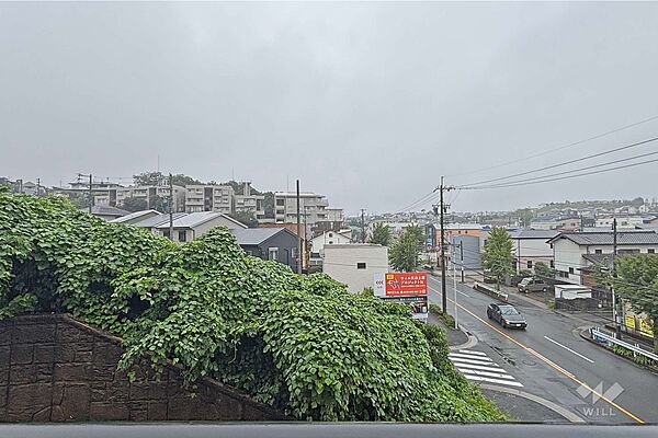 サービスバルコニーからの眺め（南東方向）［2026年7月4日撮影］