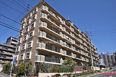 外観:ロイヤルコンフォート日進の外観(南側から) 外観:ロイヤルコンフォート日進の外観(南側から)
