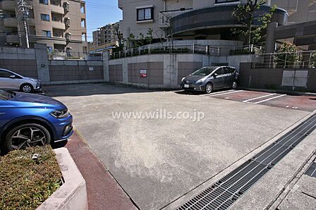 敷地内駐車場(屋外平面式)